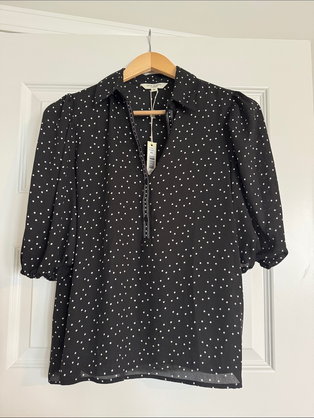 Max Studio Black Polka-Dot Puff Sleeve Blouse